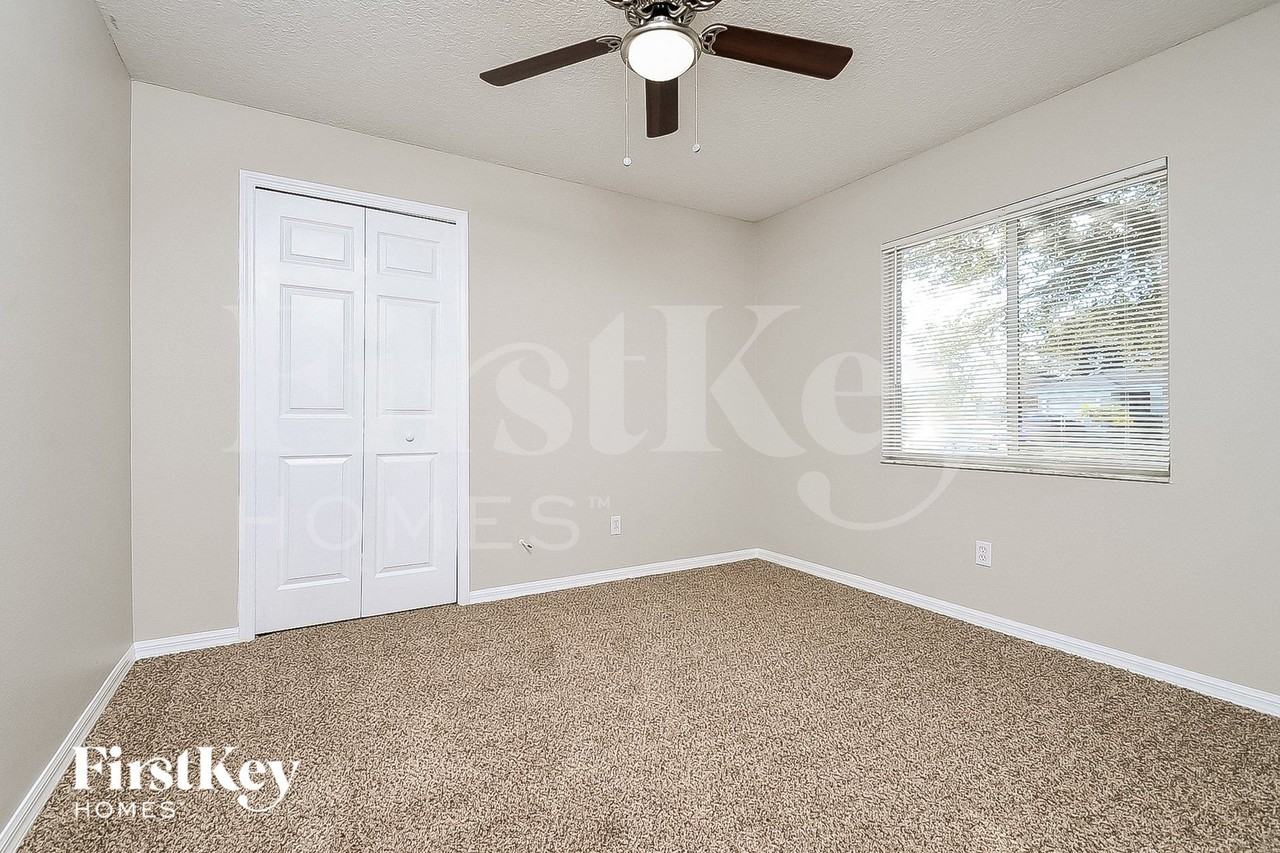 12101 Feldwood Creek Ln - Photo 5 of 15