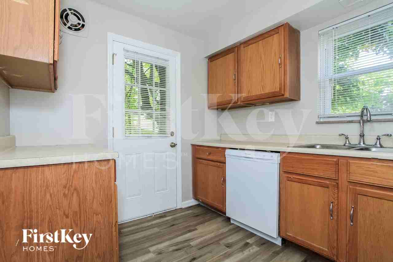 1183 Toluca Ct - Photo 6 of 16