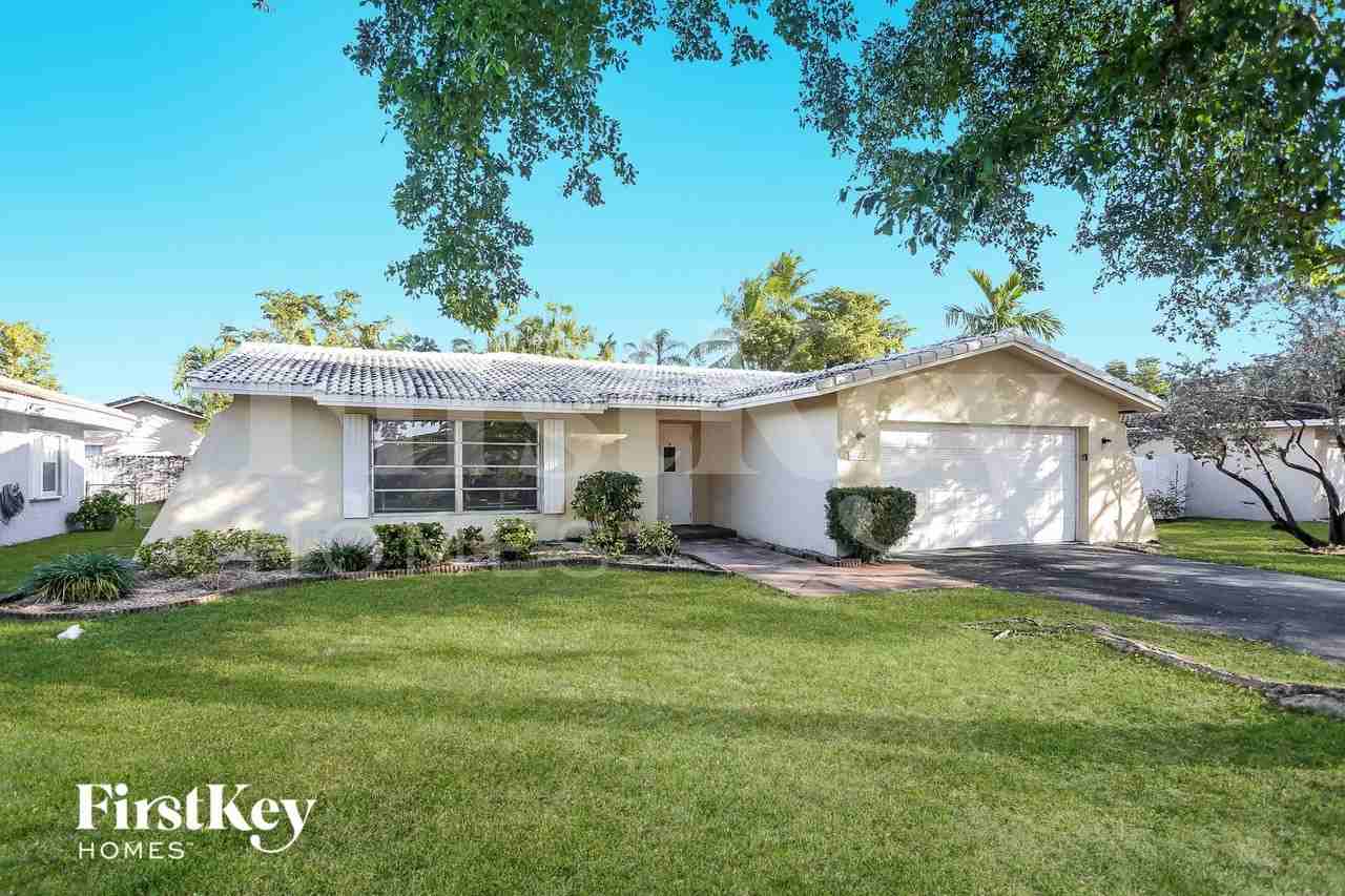 11201 Nw 39th Ct - Photo 2 of 15