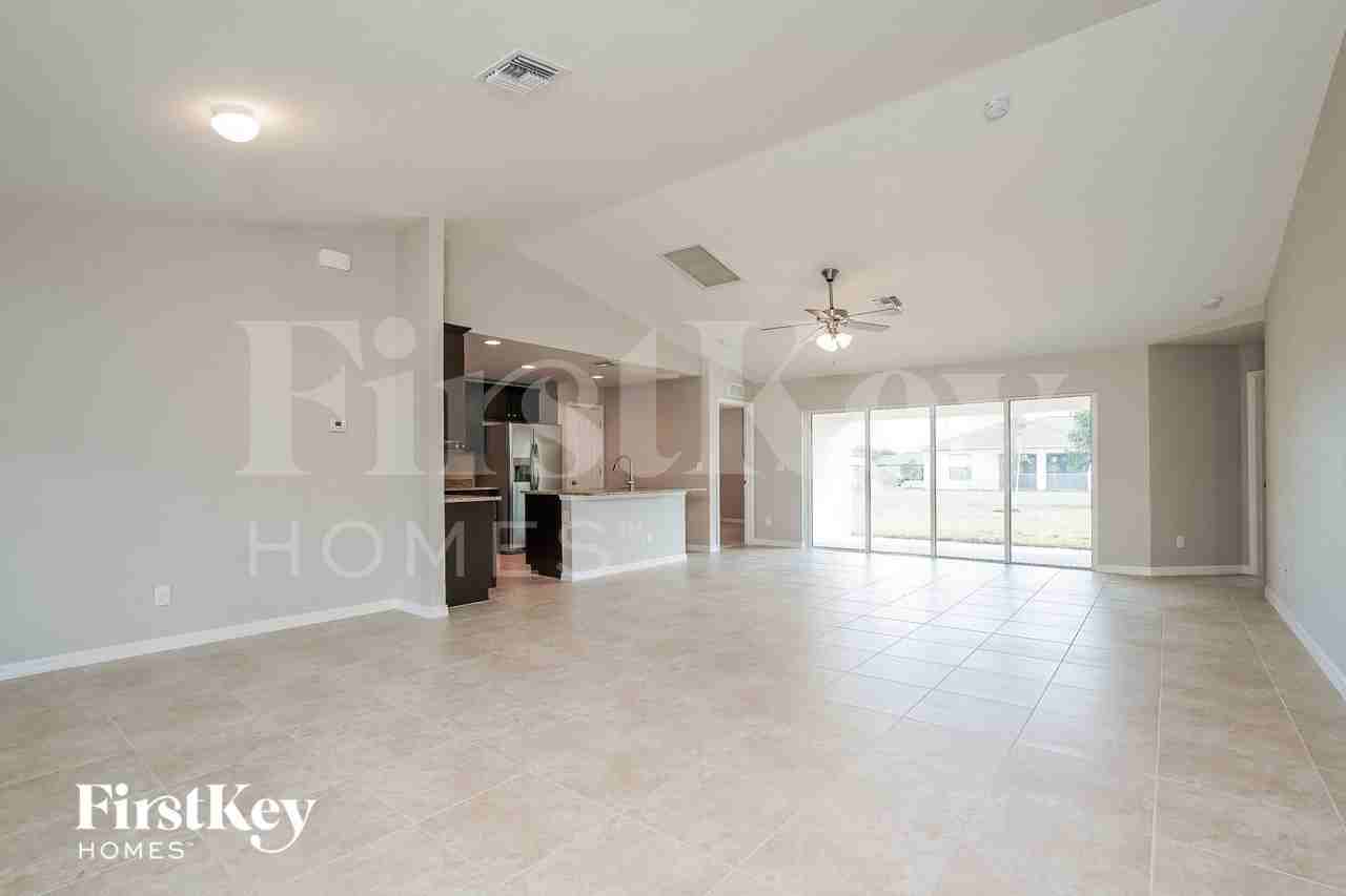 1114 Sw 40th Ter - Photo 2 of 15