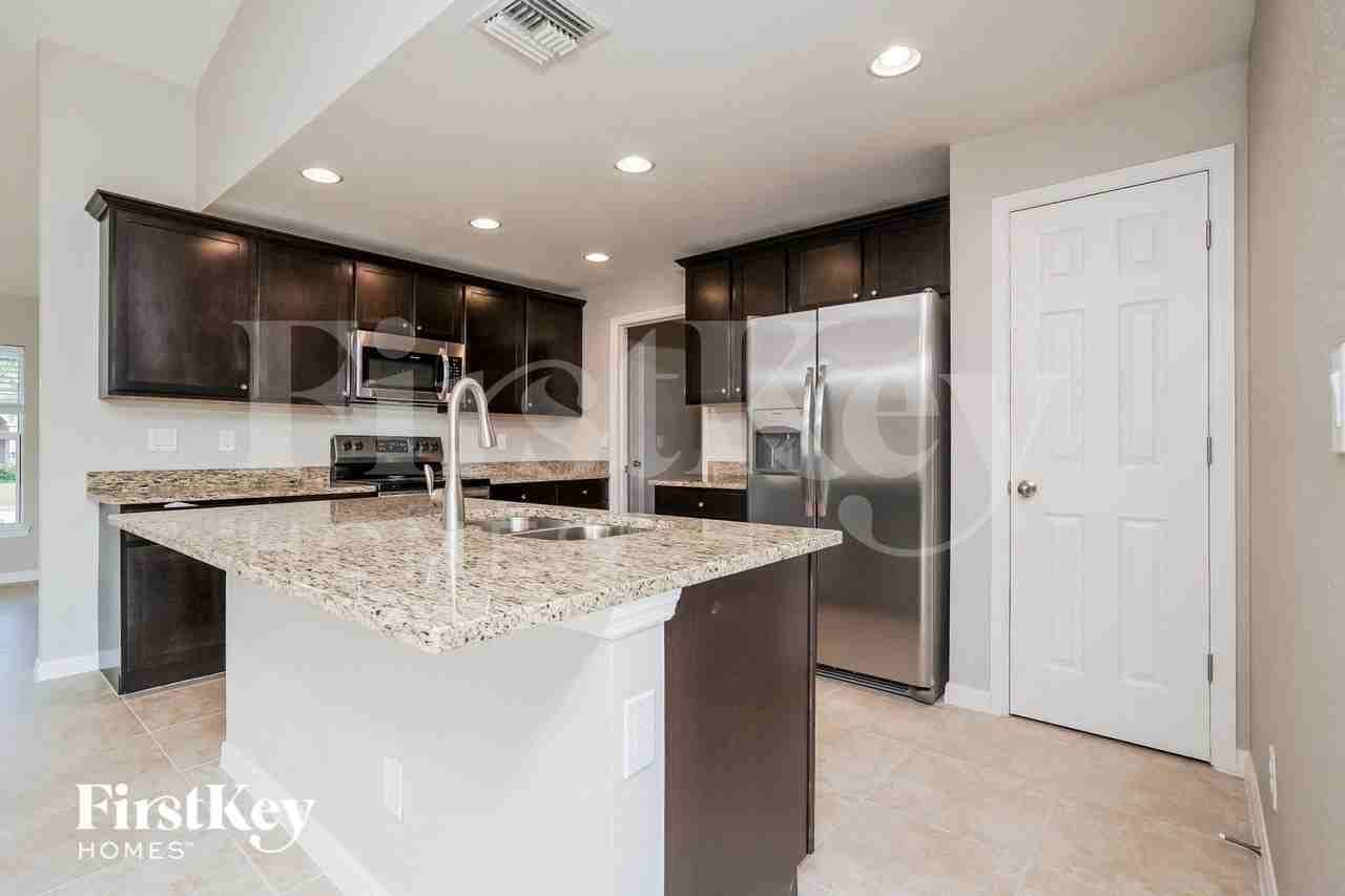 1114 Sw 40th Ter - Photo 5 of 15