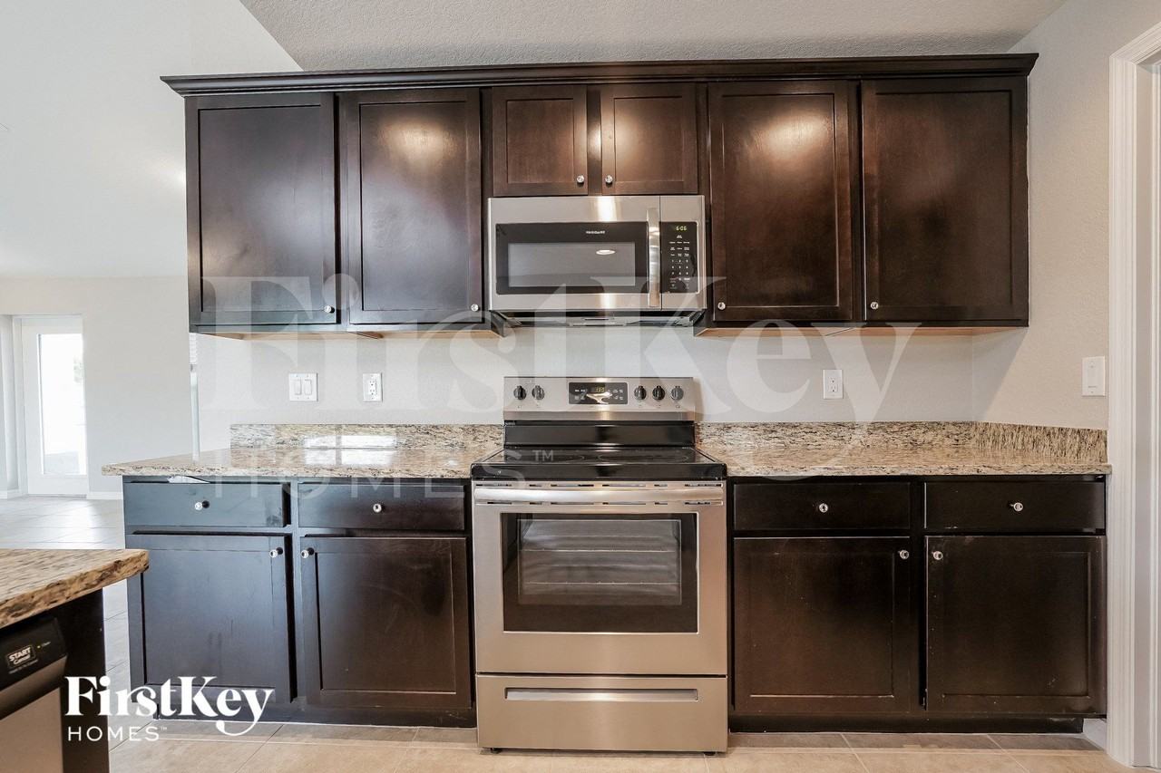 1114 Sw 40th Ter - Photo 7 of 15