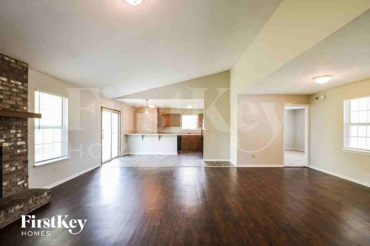 11116 Cherry Lake Ct - Photo 4 of 18