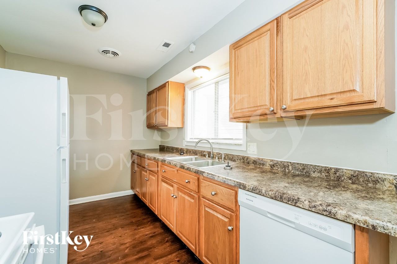 10408 Bradbury Dr - Photo 6 of 15