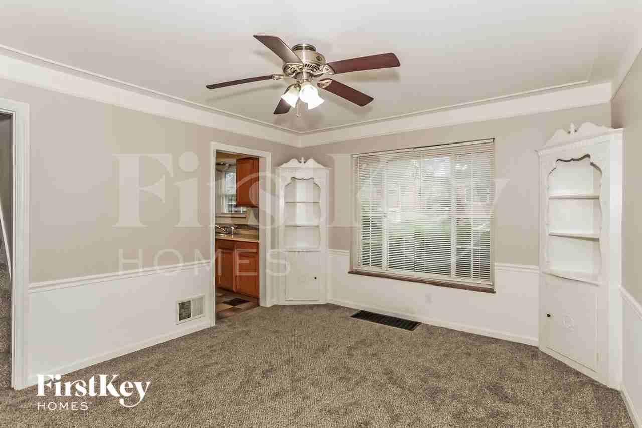 1017 W North Bend Rd - Photo 5 of 16