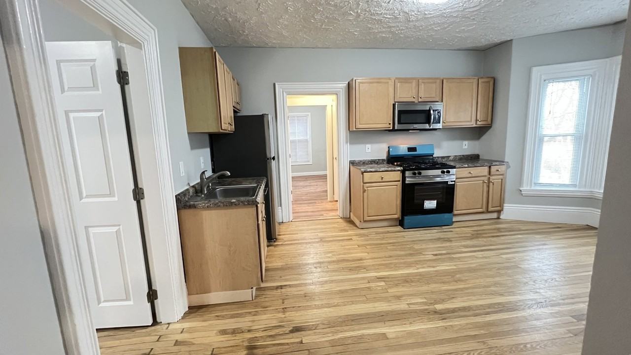 31 Ridgeway St #1 - Photo 2 of 8