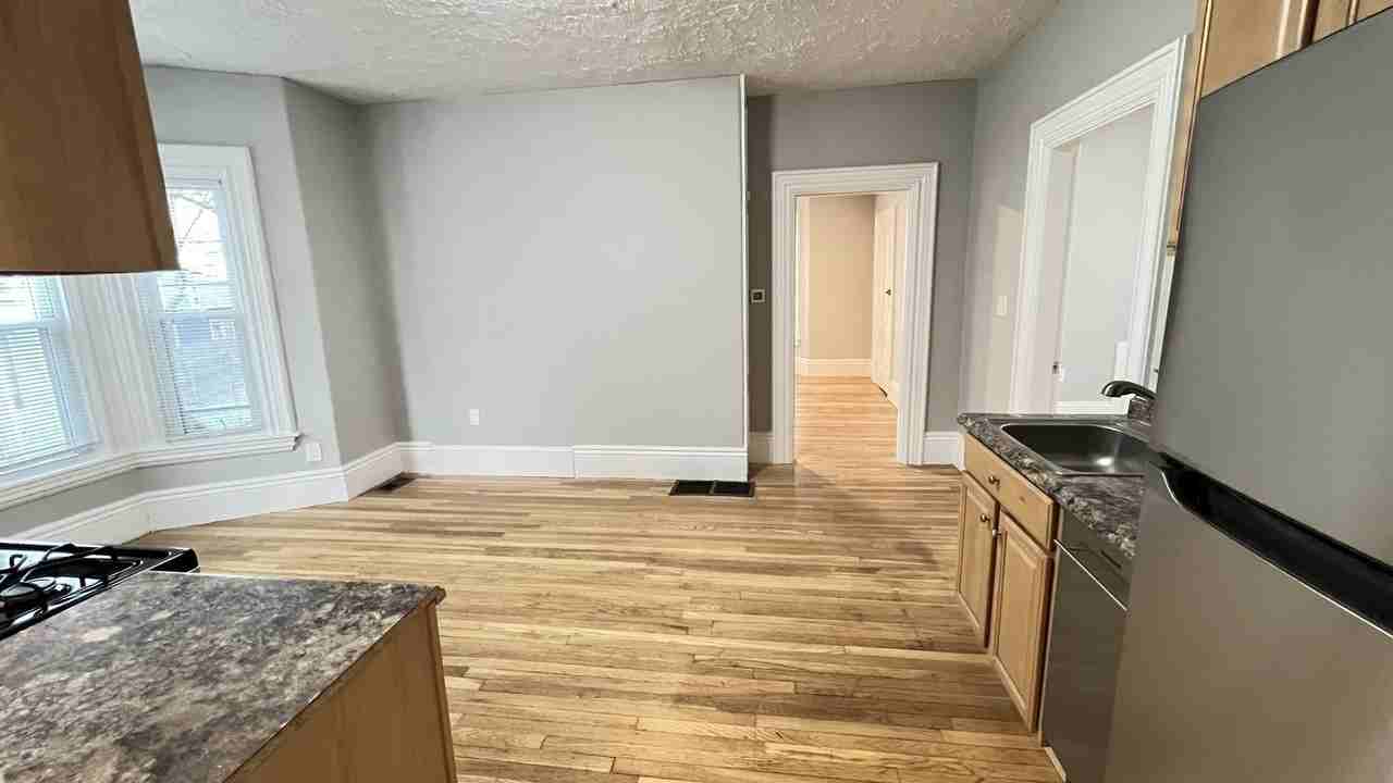 31 Ridgeway St #1 - Photo 4 of 8