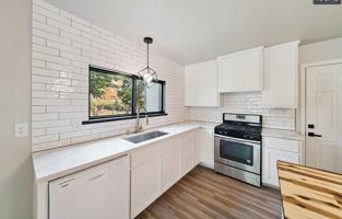 featured image of W Fairview St