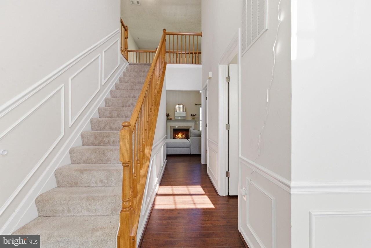 9520 Toucan Dr - Photo 2 of 32