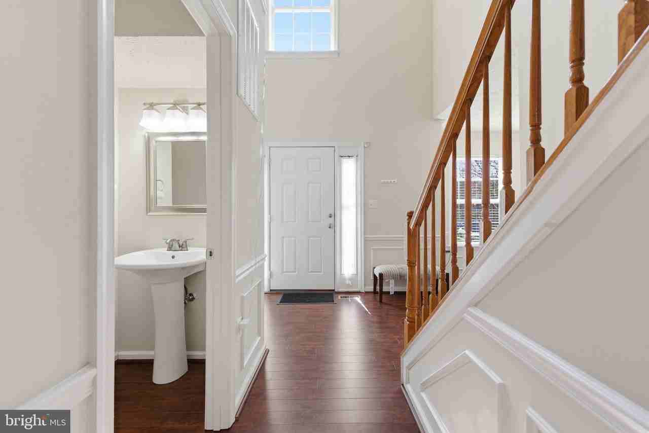 9520 Toucan Dr - Photo 3 of 32