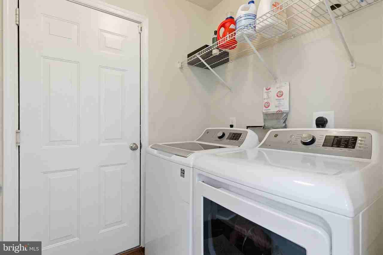 9520 Toucan Dr - Photo 4 of 32