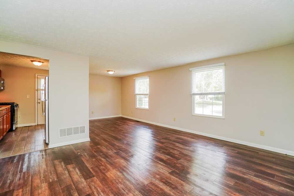 4585 Marilyn St - Photo 7 of 18