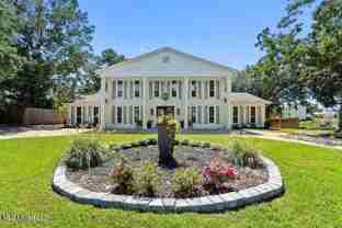 2421 S Shore Dr - Photo 1 of 1