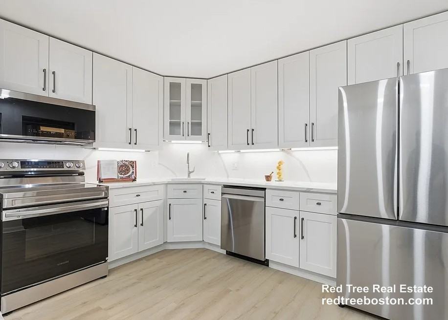 131 Coolidge Ave #122 - Photo 3 of 14