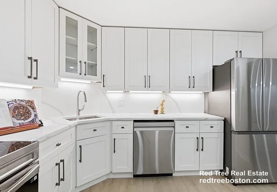 131 Coolidge Ave #122 - Photo 4 of 14