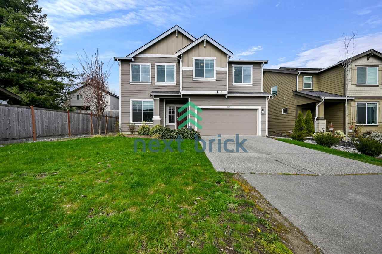 909 Wyndham Pl - Photo 2 of 23