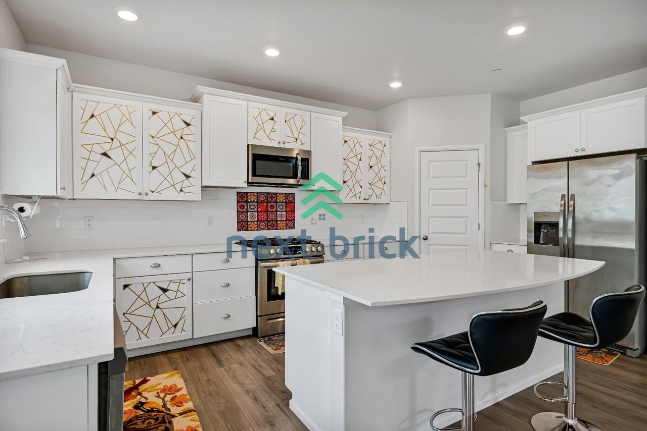 909 Wyndham Pl - Photo 5 of 23