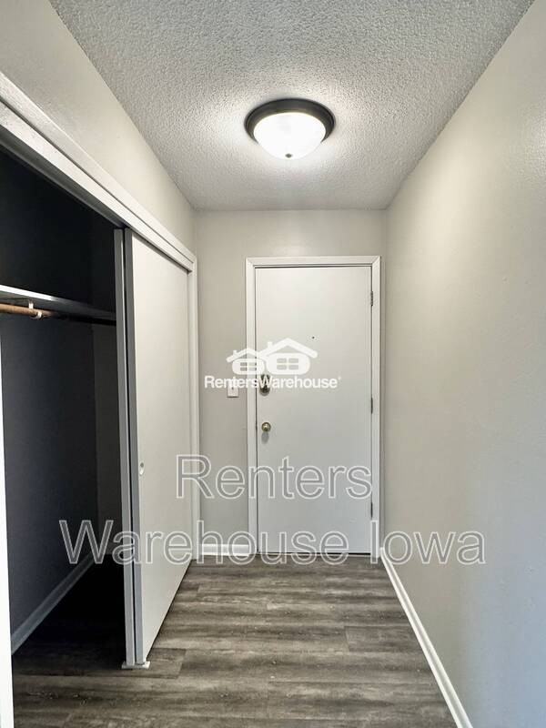 114 Nw College Ave #1 - Photo 6 of 9