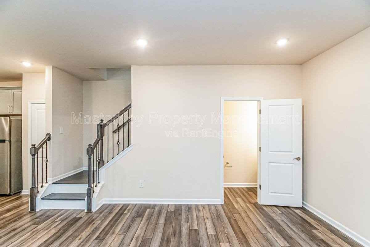 1241 Citadel Ave - Photo 2 of 10