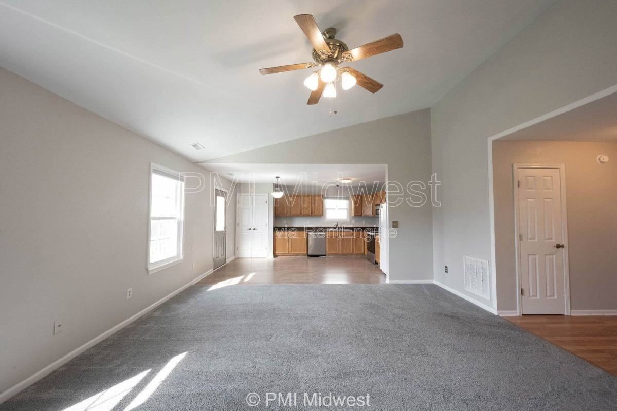 7657 Scatter Woods Ln - Photo 3 of 7