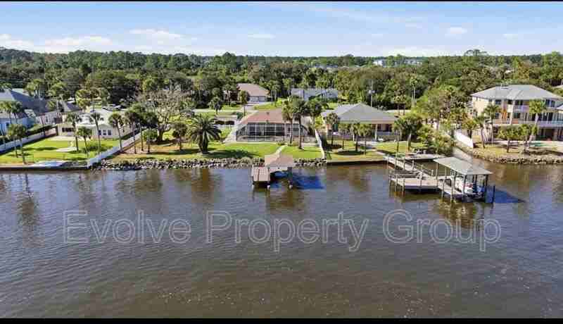 470 Lambert Ave - Photo 3 of 41