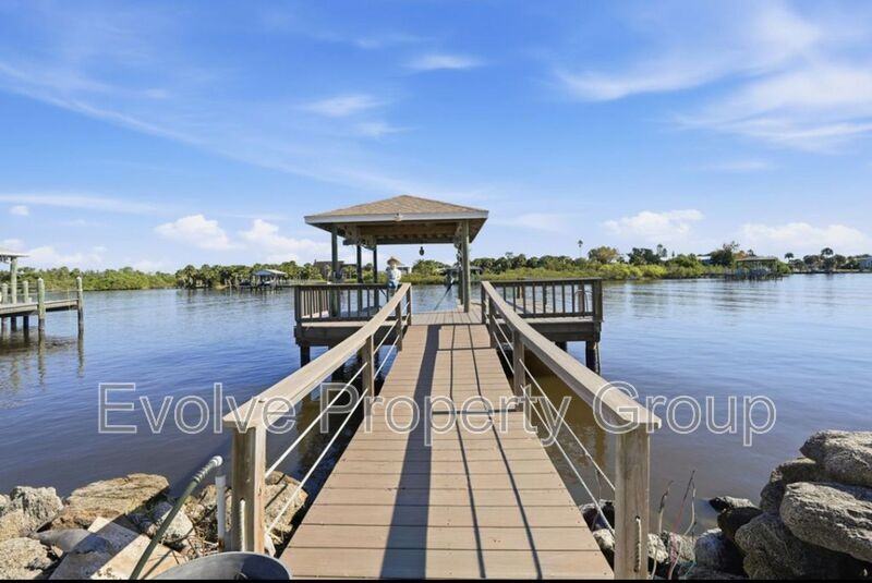 470 Lambert Ave - Photo 5 of 41