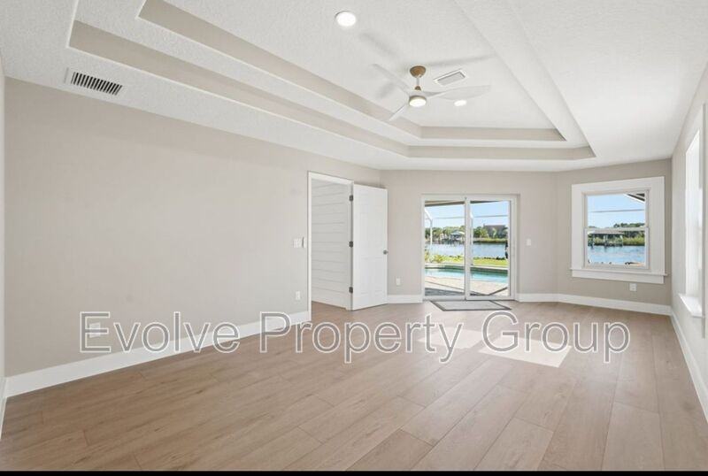 470 Lambert Ave - Photo 6 of 41