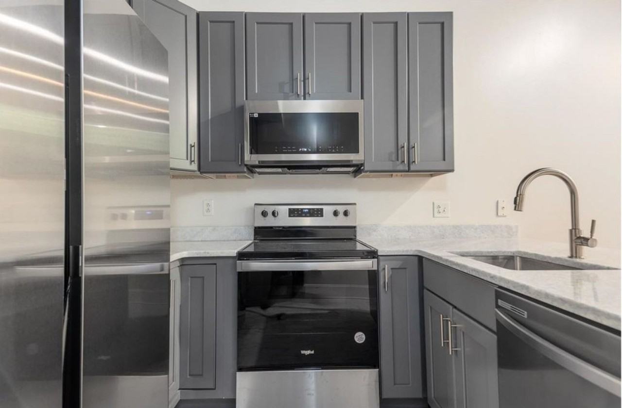 95 S Main St - Photo 4 of 26