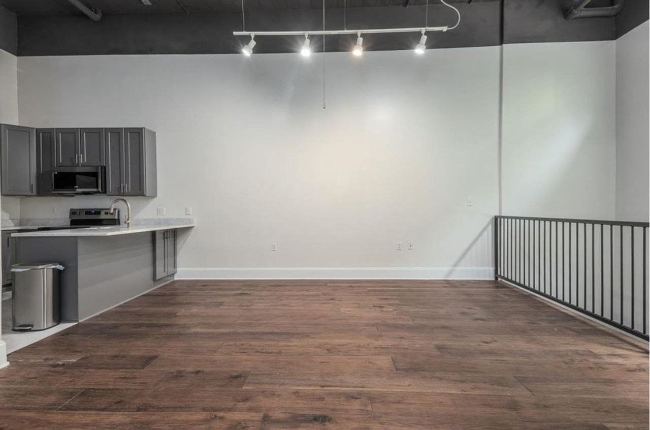 95 S Main St - Photo 5 of 26