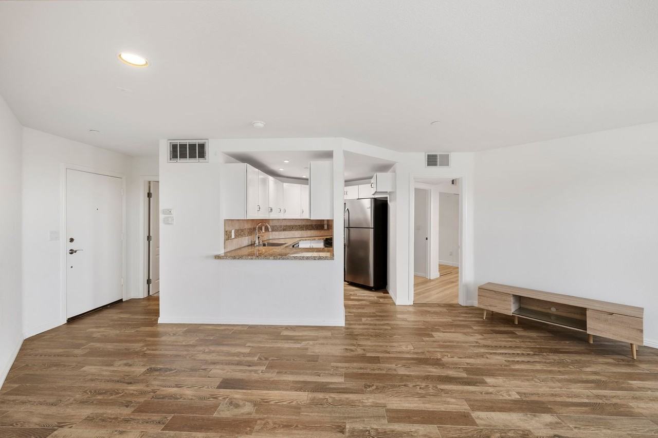 1056 Calle Del Cerro - Photo 4 of 20