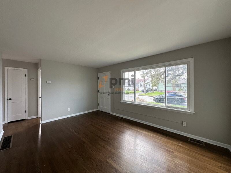 1215 170th St - Photo 4 of 19