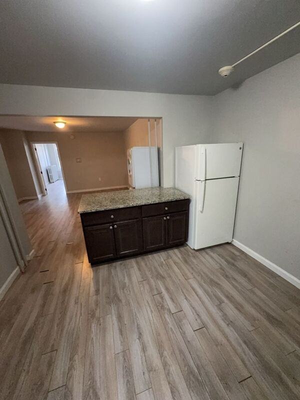 209 Cattell St #1F - Photo 3 of 16