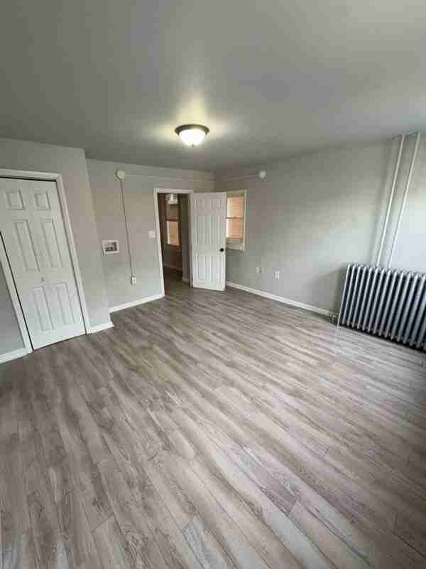 209 Cattell St #1F - Photo 5 of 16