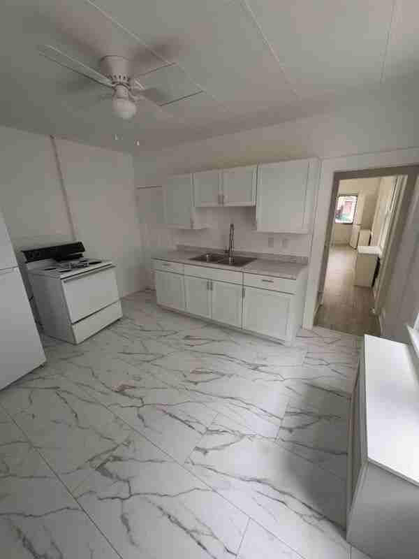 718 Archbald St #720 - Photo 3 of 20