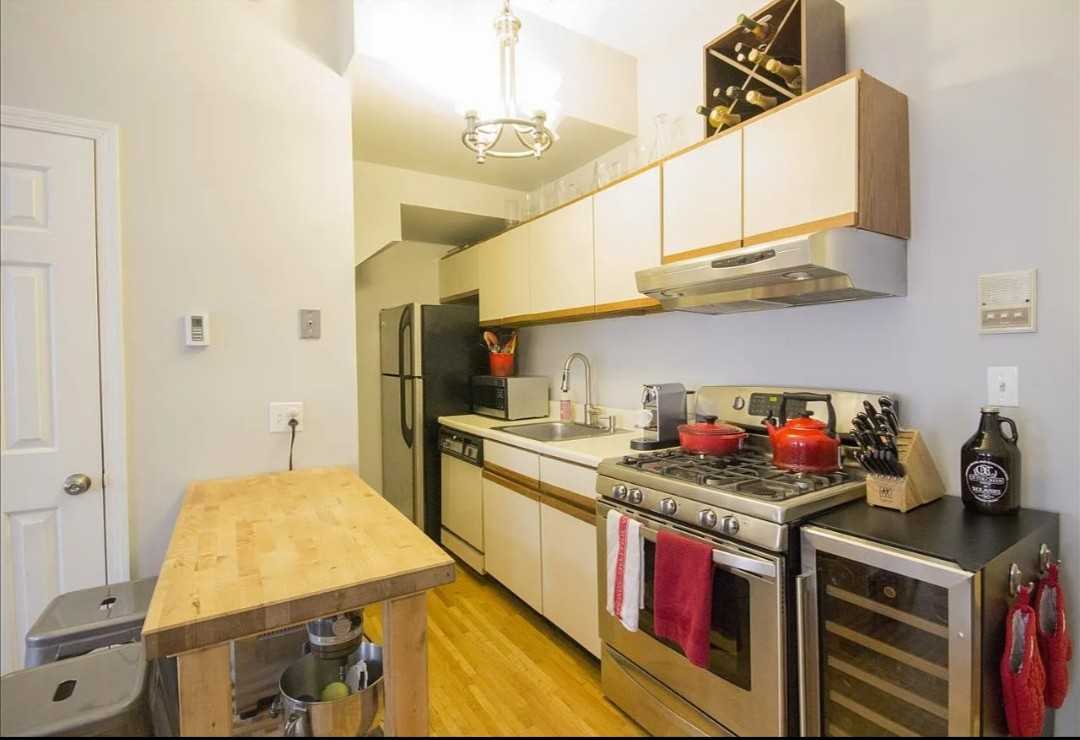 302 E 89th St #1C - Photo 3 of 7