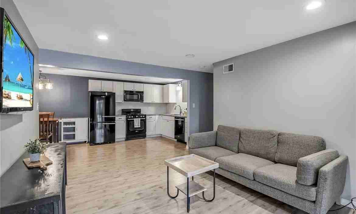 770 W Ferry St #23A - Photo 3 of 16