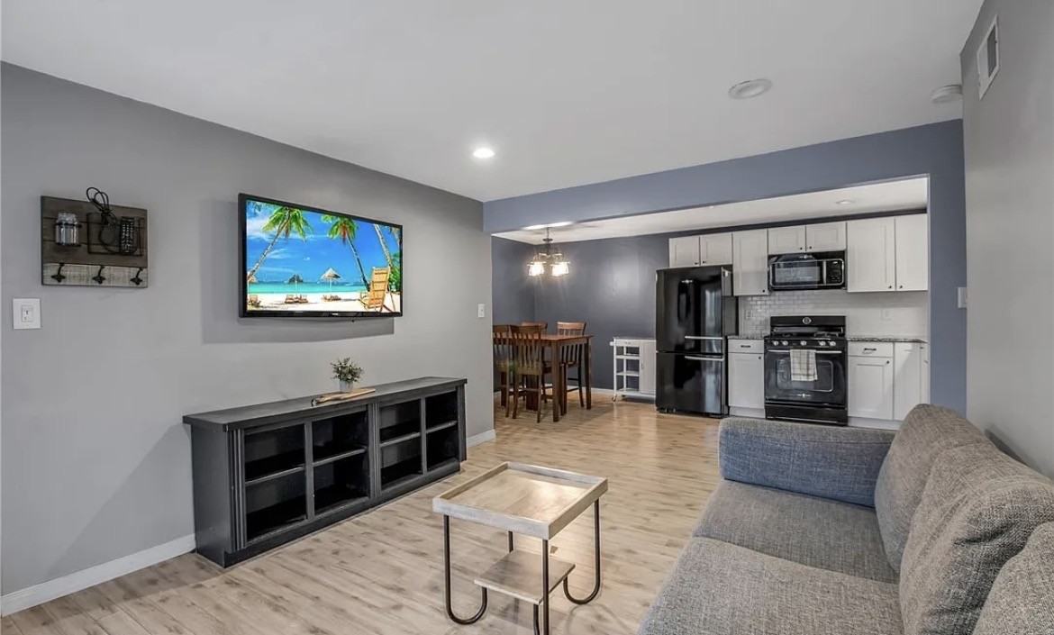 770 W Ferry St #23A - Photo 5 of 16