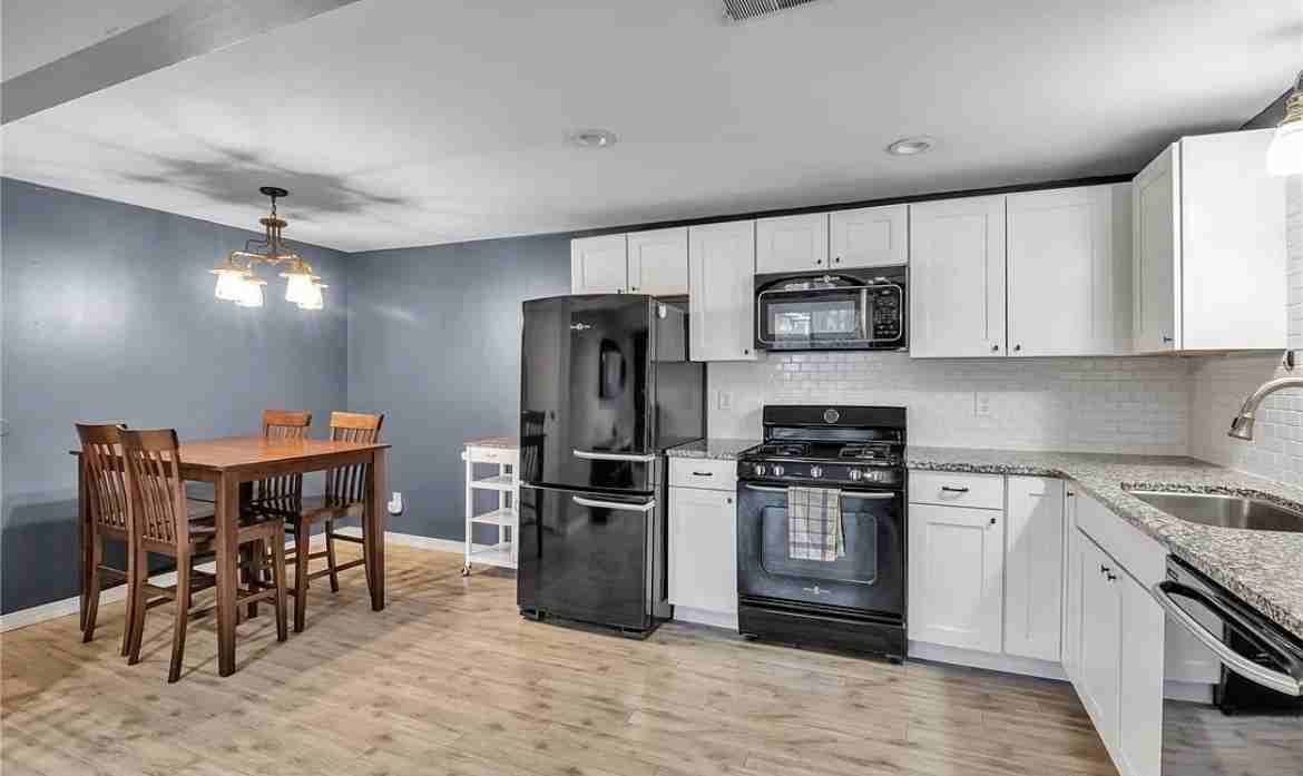 770 W Ferry St #23A - Photo 7 of 16