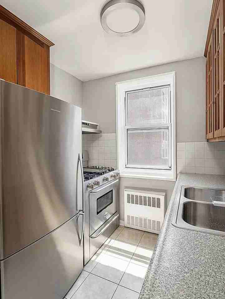 3065 Sedgwick Ave #3A - Photo 4 of 13