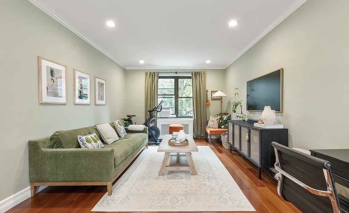 2231 77th St #C2 - Photo 2 of 15