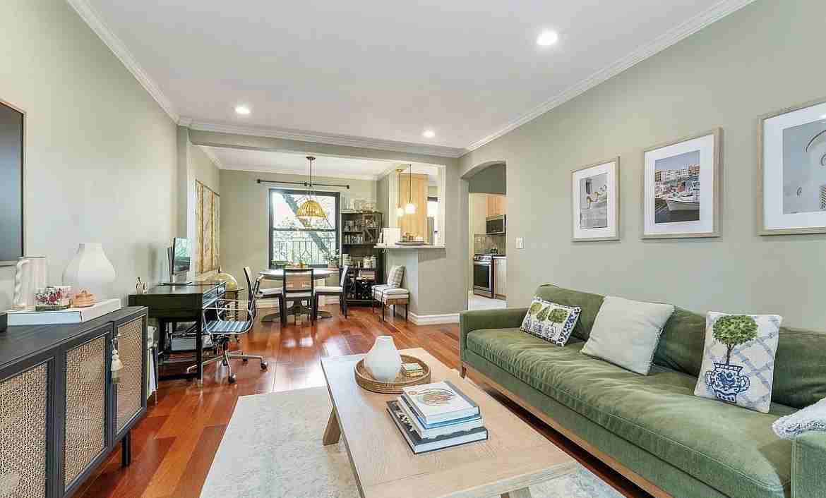 2231 77th St #C2 - Photo 4 of 15