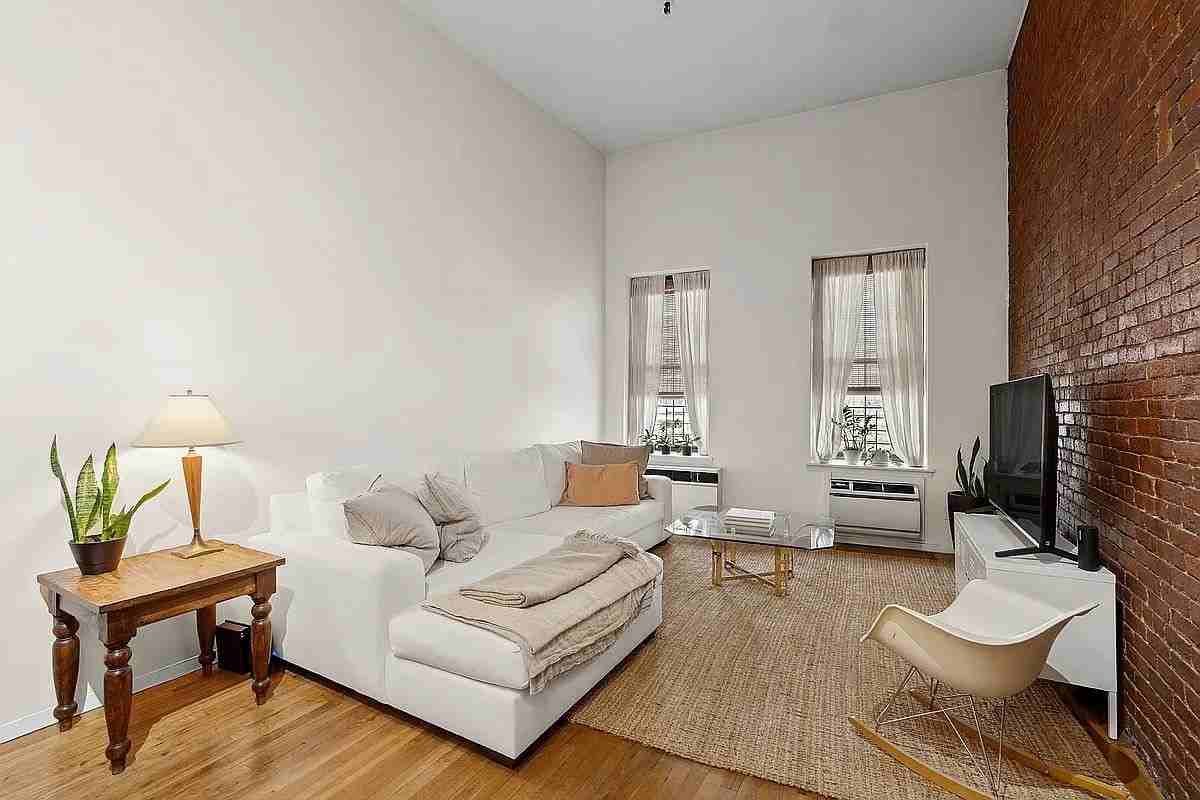 324 Pearl St #5A - Photo 3 of 7