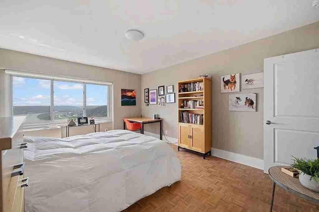 2200 Victory Pkwy #1405 - Photo 4 of 11