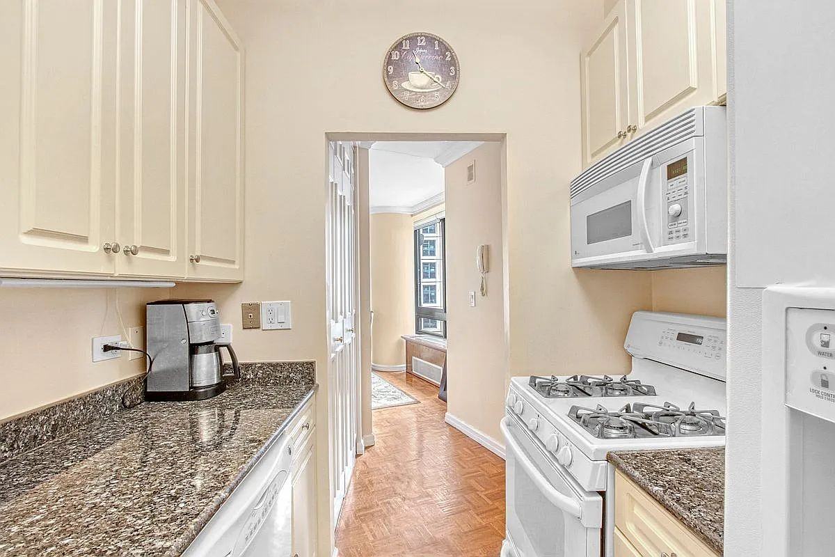 167 E 61st St #11B - Photo 3 of 12