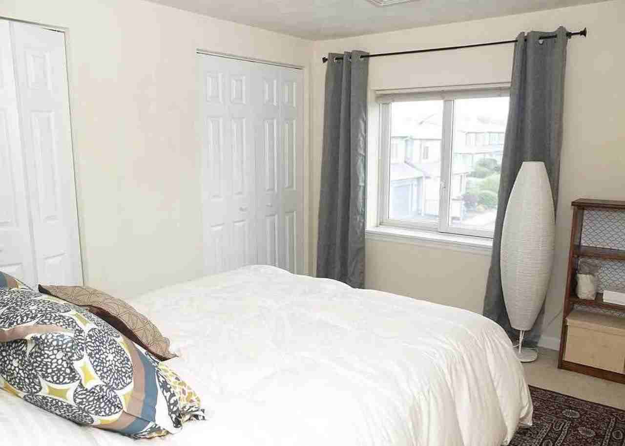 714 Tussey Ln - Photo 2 of 10