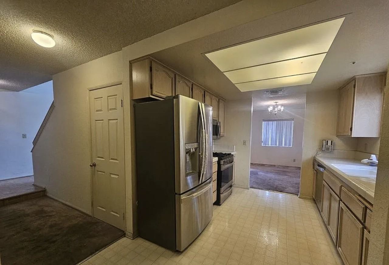 9225 Cedros Ave - Photo 7 of 10