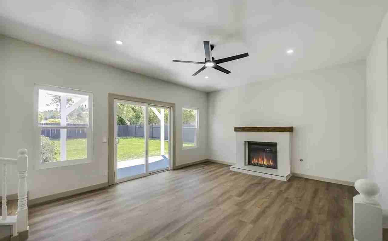 13983 Poway Valley Rd - Photo 4 of 10