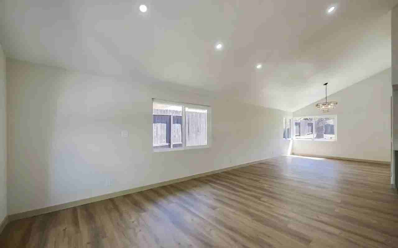 13983 Poway Valley Rd - Photo 7 of 10