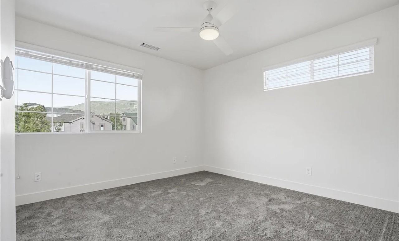 3265 Lavender Ln - Photo 3 of 10