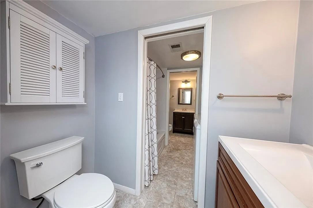 501 Camelot Dr - Photo 7 of 9